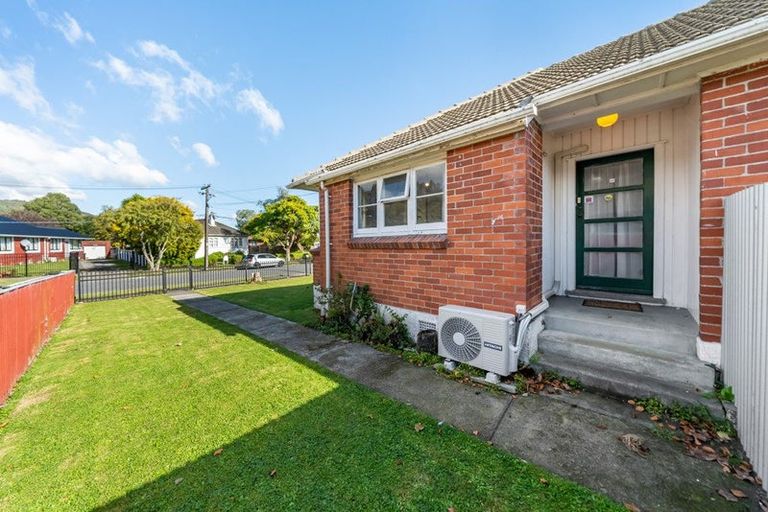 Photo of property in 35 Peck Street, Taita, Lower Hutt, 5011