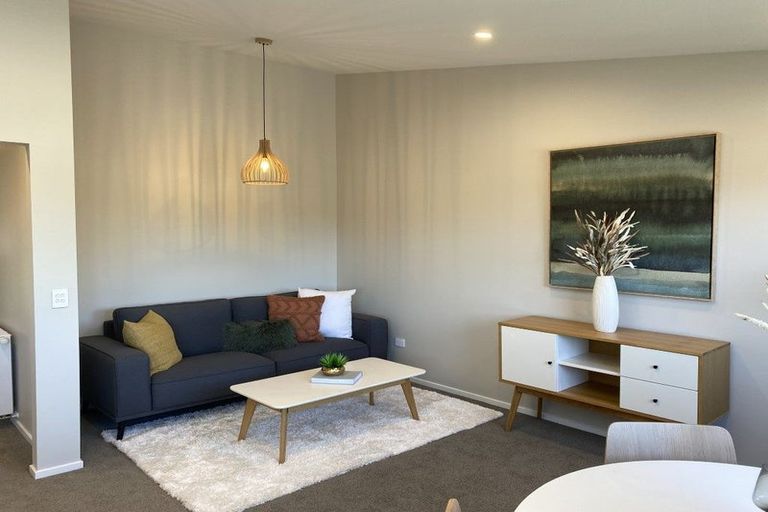 Photo of property in 2/7 Grays Road, Plimmerton, Porirua, 5026