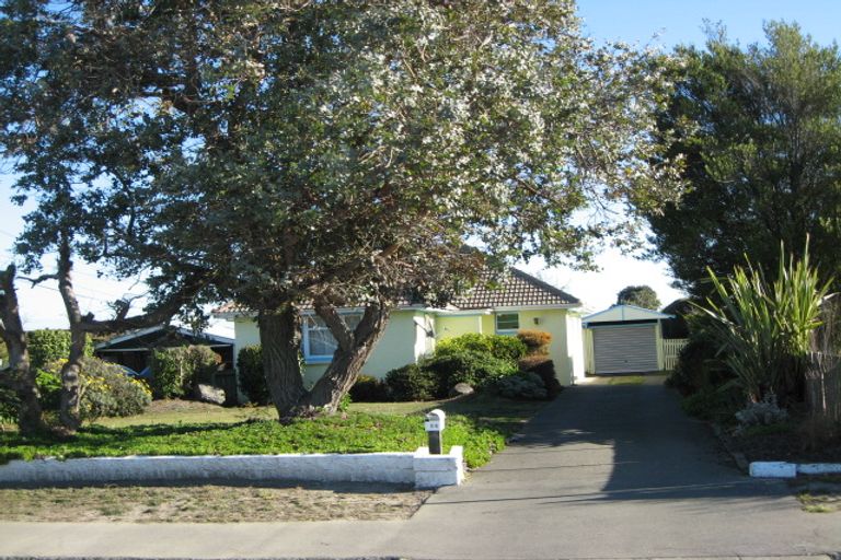 Photo of property in 106 Palmers Road, New Brighton, Christchurch, 8083