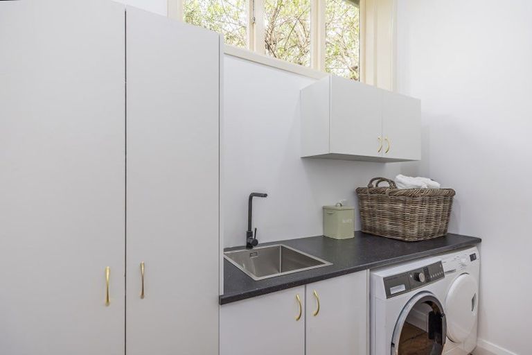 Photo of property in 66 Eden Street, Island Bay, Wellington, 6023