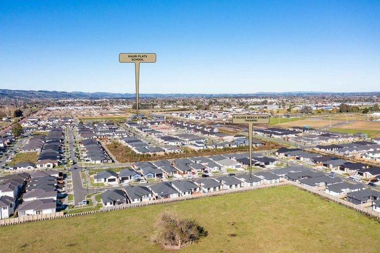 Photo of property in 11 Silver Beech Street, Takanini, 2110