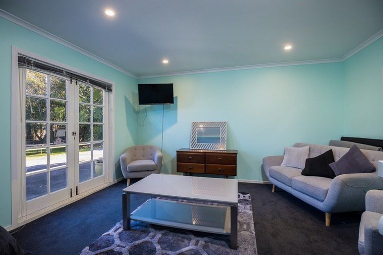 Photo of property in 142 Seaview Road, Westown, New Plymouth, 4310