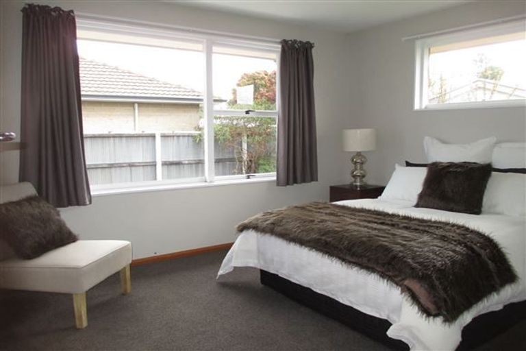 Photo of property in 6 Davidson Crescent, Hornby, Christchurch, 8042