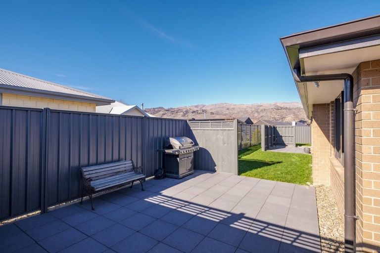 Photo of property in 78 Stratford Drive, Mount Pisa, Cromwell, 9383