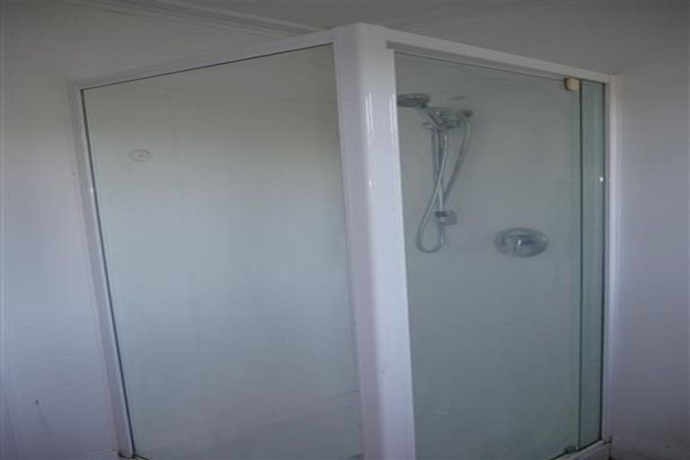 Photo of property in 2 Kamo Road, Regent, Whangarei, 0112