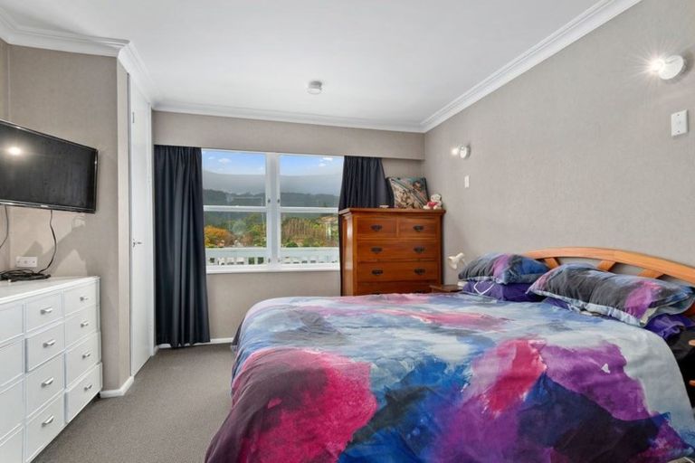 Photo of property in 176 George Street, Stokes Valley, Lower Hutt, 5019