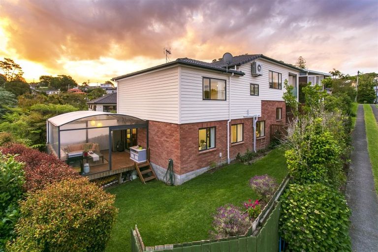 Photo of property in 52a Channel View Road, Campbells Bay, Auckland, 0630