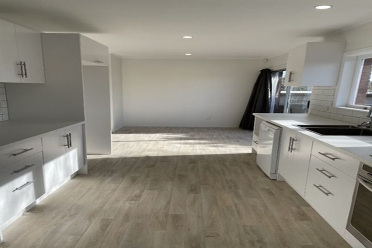 Photo of property in 56 Beechdale Crescent, Pakuranga Heights, Auckland, 2010