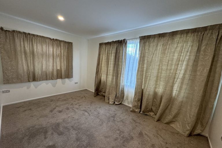 Photo of property in 1/14 Chequers Avenue, Glenfield, Auckland, 0629