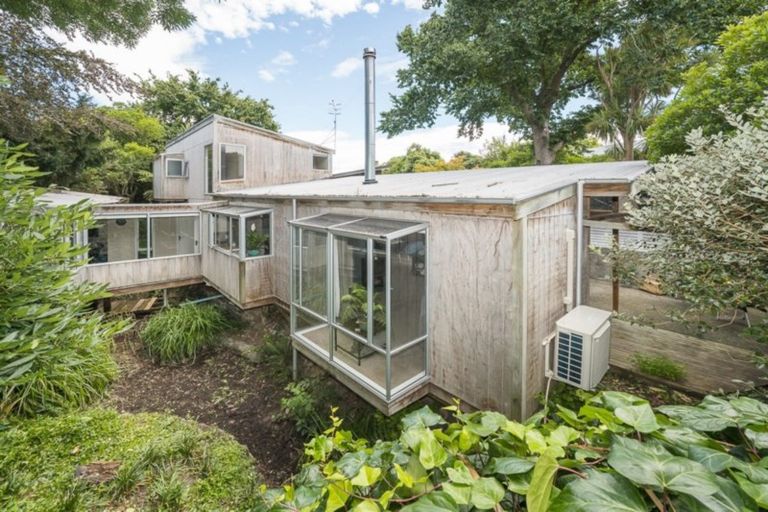 Photo of property in 196 Victoria Avenue, Hokowhitu, Palmerston North, 4410