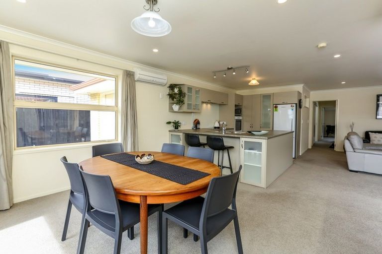 Photo of property in 12 Ropiha Street, Fitzroy, New Plymouth, 4312