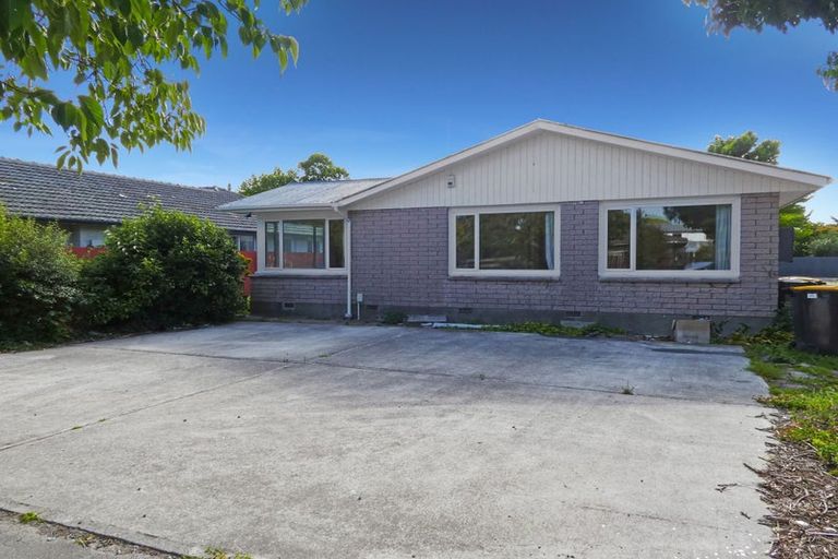 Photo of property in 8 Clonbern Place, Upper Riccarton, Christchurch, 8041