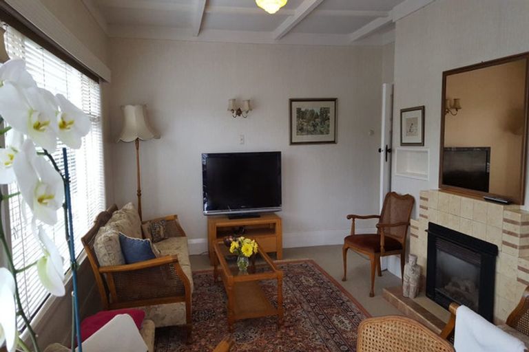 Photo of property in 16 King Edward Parade, Devonport, Auckland, 0624