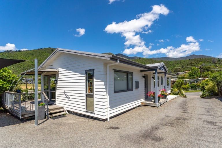 Photo of property in 247b Waikawa Road, Waikawa, Picton, 7220