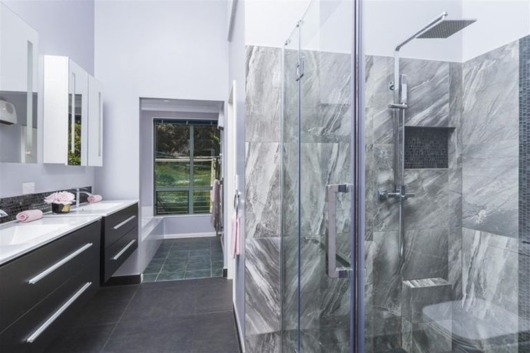 Photo of property in 28 Davies Drive, Atawhai, Nelson, 7010