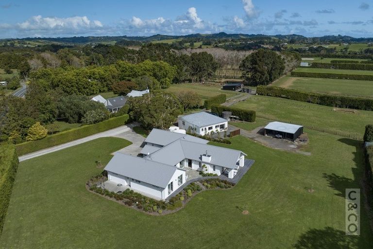 Photo of property in 88 Taupaki Road, Taupaki, Henderson, 0782