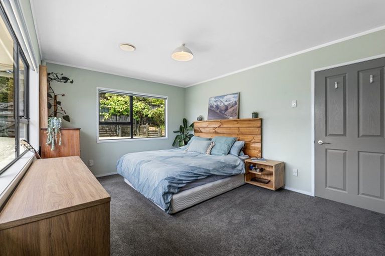 Photo of property in 1141 Scenic Drive North, Swanson, Auckland, 0816