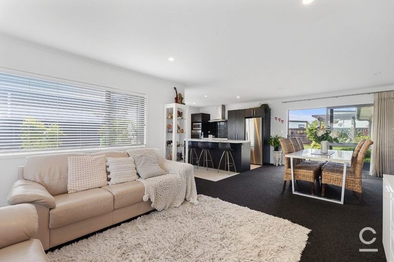 Photo of property in 25 Raiha Street, Papamoa Beach, Papamoa, 3118