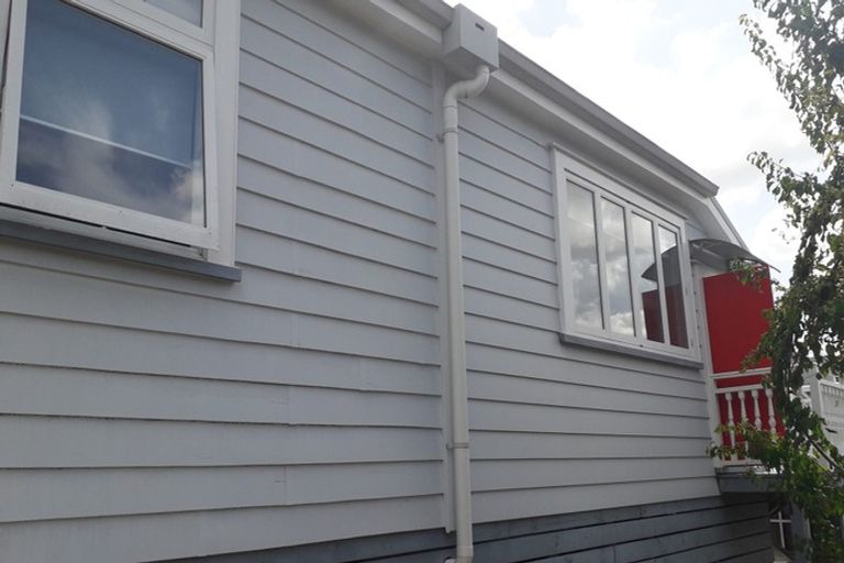 Photo of property in 26 Archibald Road, Kelston, Auckland, 0602