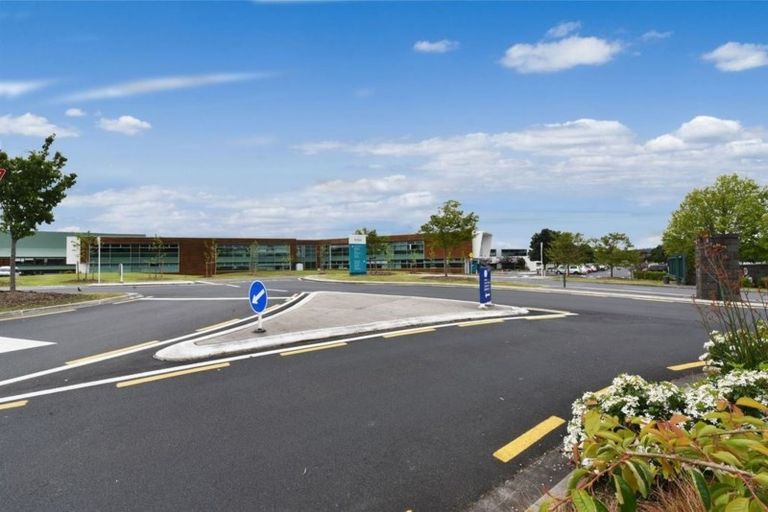 Photo of property in 11/26 Lovell Court, Rosedale, Auckland, 0632