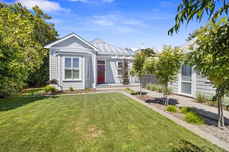 Photo of property in 56 Gilbert Street, New Plymouth, 4310