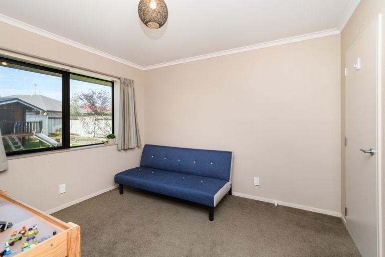 Photo of property in 23 Walnut Grove, Kelvin Grove, Palmerston North, 4414
