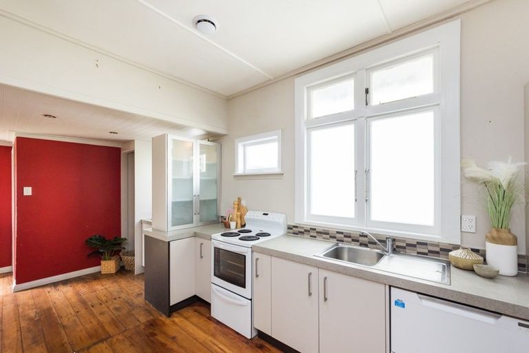 Photo of property in 81 Heretaunga Street, Palmerston North, 4414