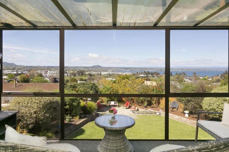 Photo of property in 77 Acacia Bay Road, Nukuhau, Taupo, 3330