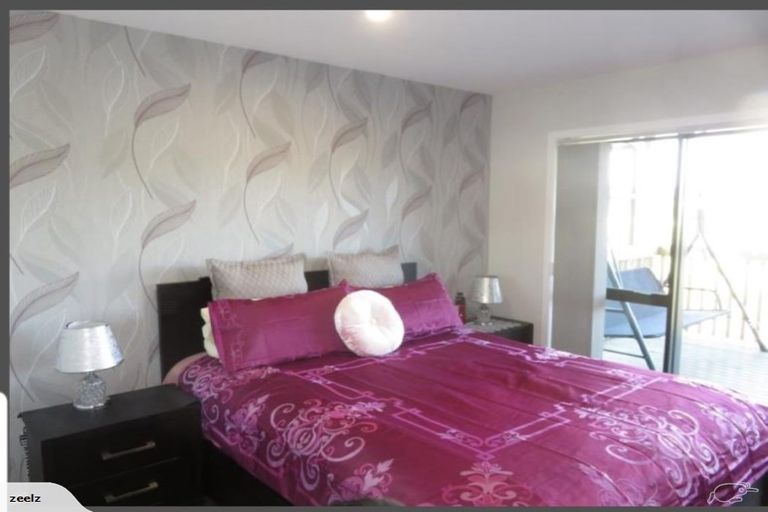 Photo of property in 32 Mervyn Kemp Drive, Tawa, Wellington, 5028