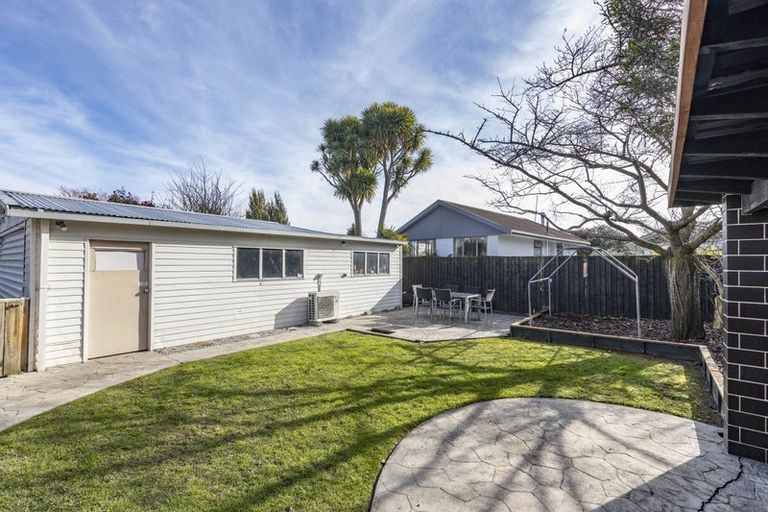 Photo of property in 24 Woodend Road, Woodend, 7610