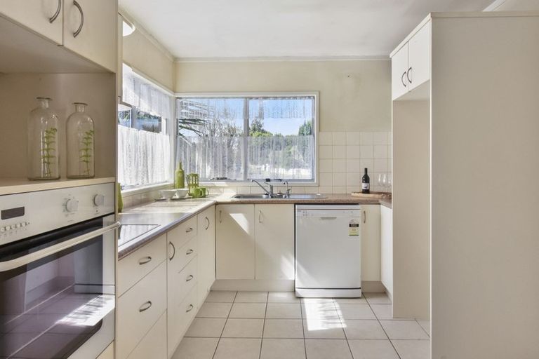 Photo of property in 1 Arthur Place, Opaheke, Papakura, 2113