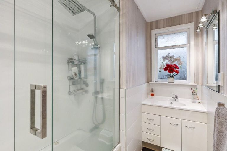 Photo of property in 36 Ruapehu Street, Paraparaumu, 5032