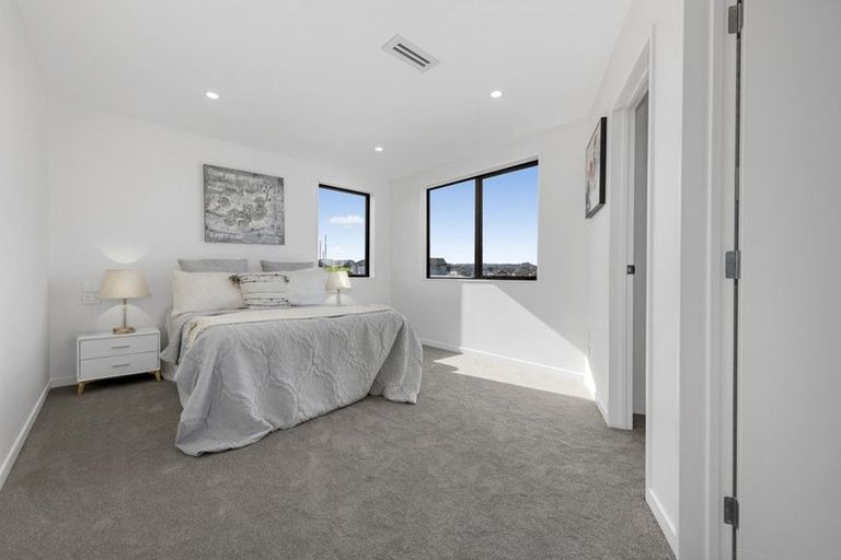 Photo of property in 13 Catalina Avenue, Rosehill, Papakura, 2113