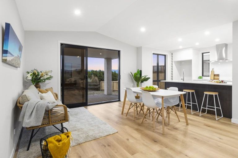 Photo of property in 17 Anglers Way, Omokoroa, 3114