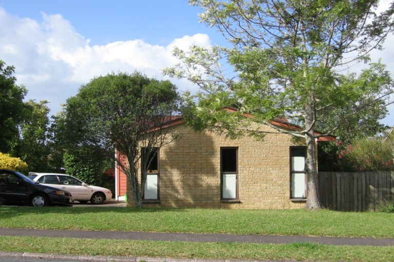 Photo of property in 24 Luton Avenue, Sunnyhills, Auckland, 2010