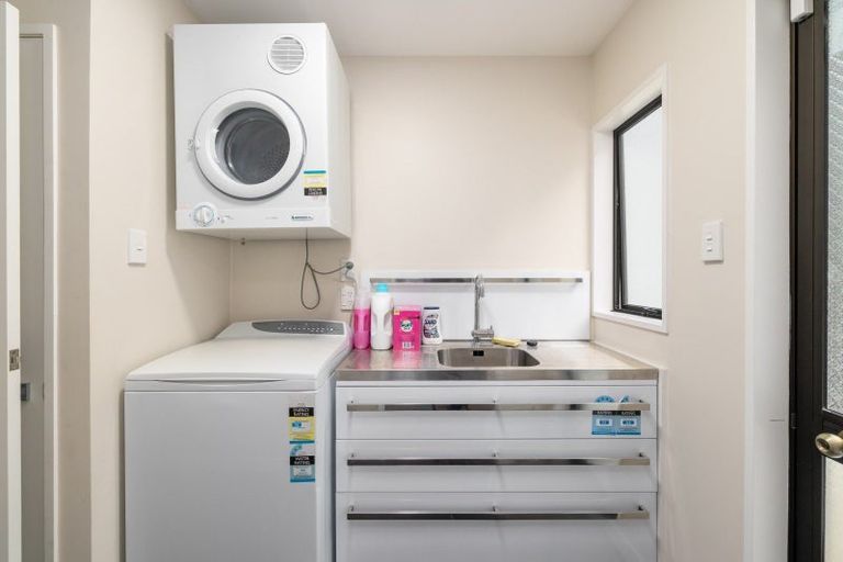 Photo of property in 2 Cannon Hill Crescent, Mount Pleasant, Christchurch, 8081