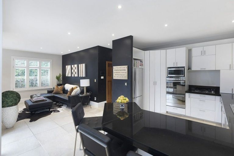 Photo of property in 36 Leinster Road, Merivale, Christchurch, 8014