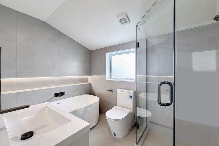 Photo of property in 6d Law Street, Torbay, Auckland, 0630