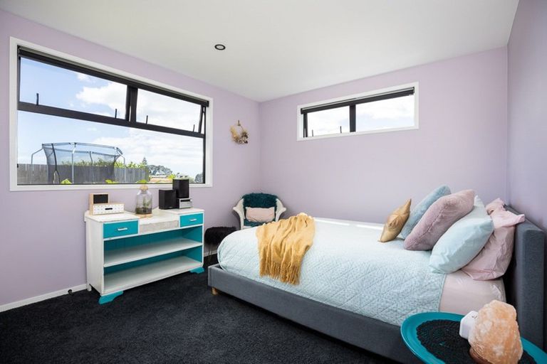 Photo of property in 8a Aderman Place, Hurworth, New Plymouth, 4310