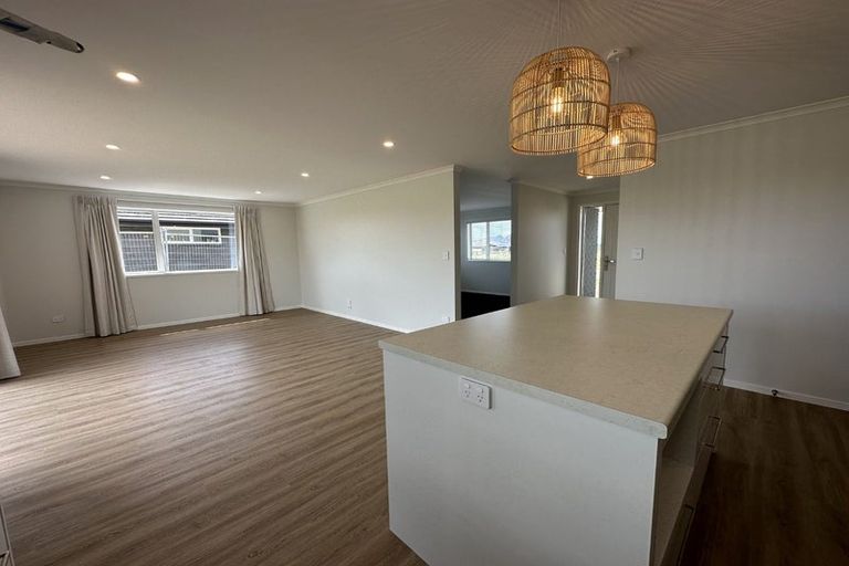 Photo of property in 30 Te Piriti Road, One Tree Point, 0118