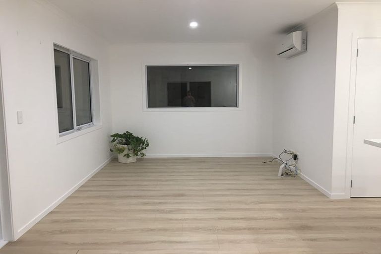 Photo of property in 8a Awanui Street, Merrilands, New Plymouth, 4312