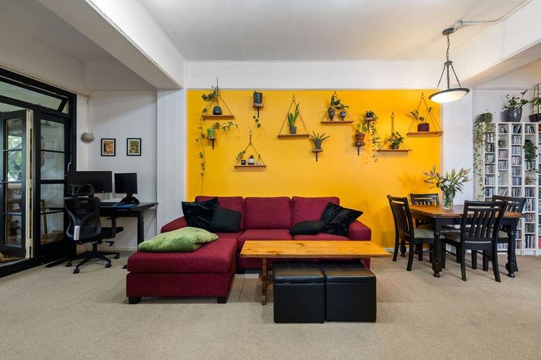 Photo of property in Lexington Apartments, 33d Hania Street, Mount Victoria, Wellington, 6011