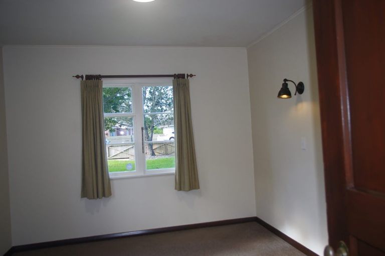 Photo of property in 86 Avondale Road, Avondale, Christchurch, 8061