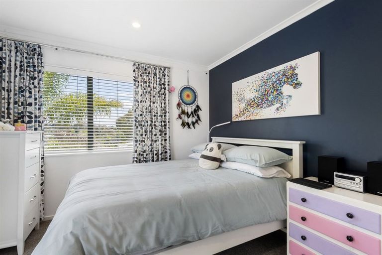 Photo of property in 1/45 Weatherly Road, Torbay, Auckland, 0630