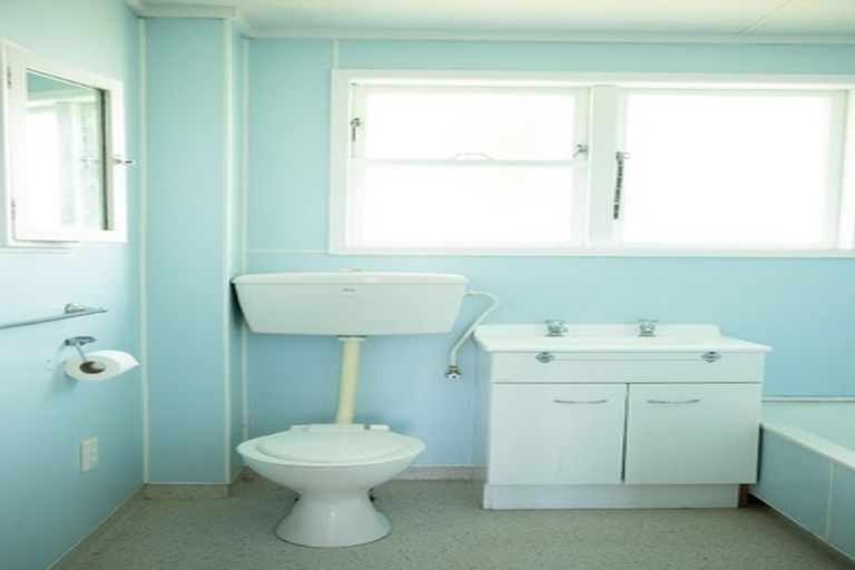 Photo of property in 31 Hillary Crescent, Belmont, Auckland, 0622