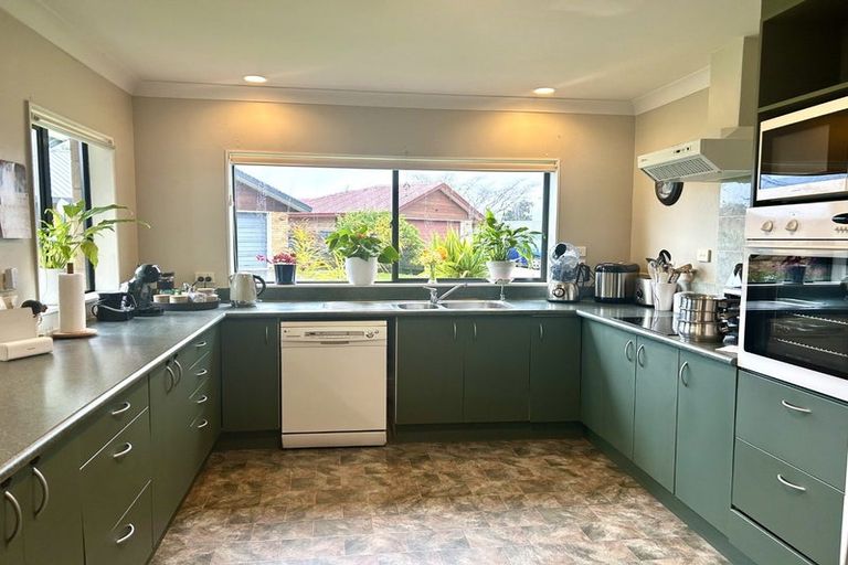 Photo of property in 12 Walnut Grove, Whakatane, 3120