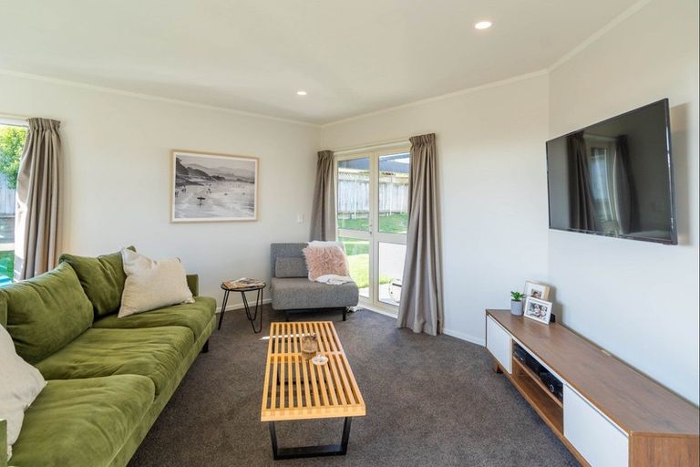 Photo of property in 137 Realm Drive, Paraparaumu, 5032