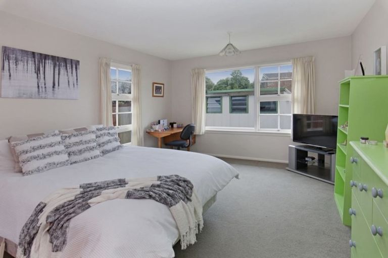 Photo of property in 8 Kirkdale Place, Avonhead, Christchurch, 8042