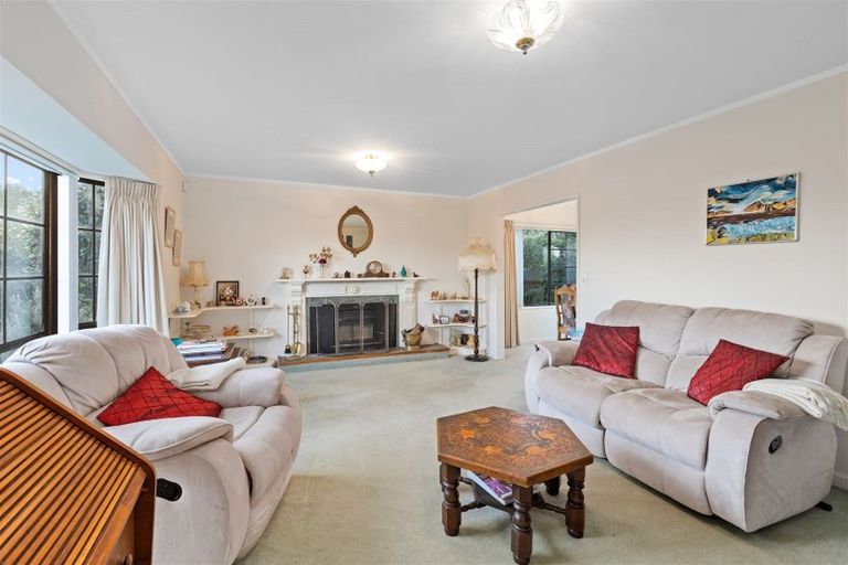 Photo of property in 42 Maygrove Drive, Orewa, 0931
