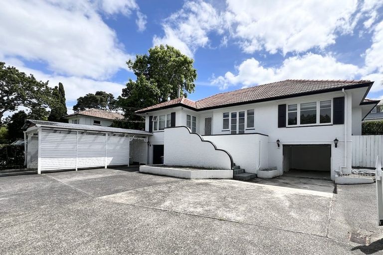 Photo of property in 1/132 Nile Road, Milford, Auckland, 0620